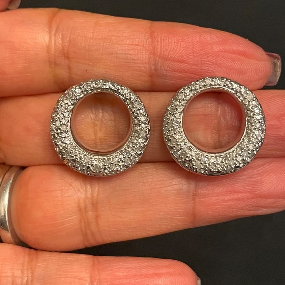 Silver Round Cluster CZ - Picture 1 of 7